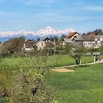 Apartman Two Bedroom With Balcony And Mountain View