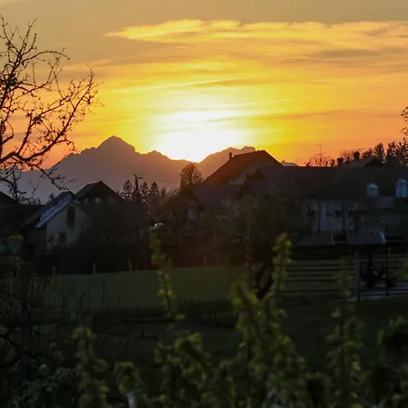 Two Bedroom With Balcony And Mountain View * Preddvor