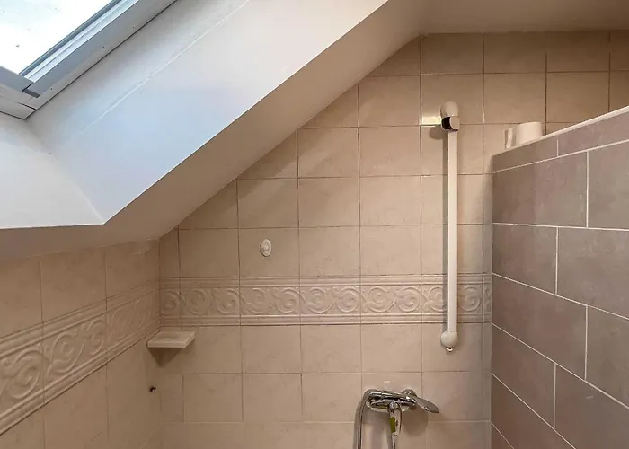 Two Bedroom With Balcony And Mountain View Преддвор