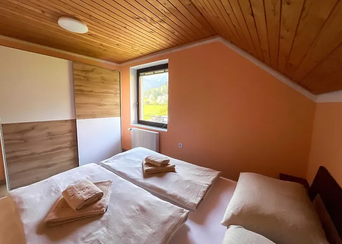 Two Bedroom With Balcony And Mountain View Преддвор