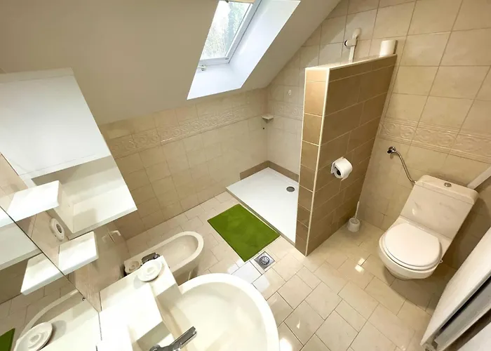 Two Bedroom With Balcony And Mountain View