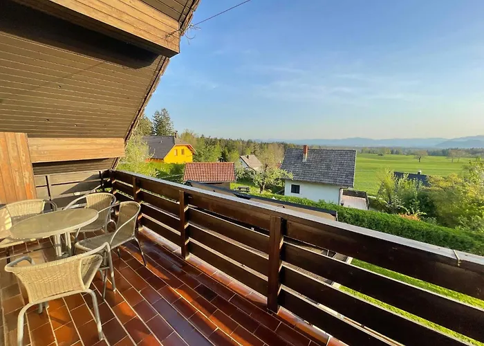 Two Bedroom With Balcony And Mountain View דירה פרדבור