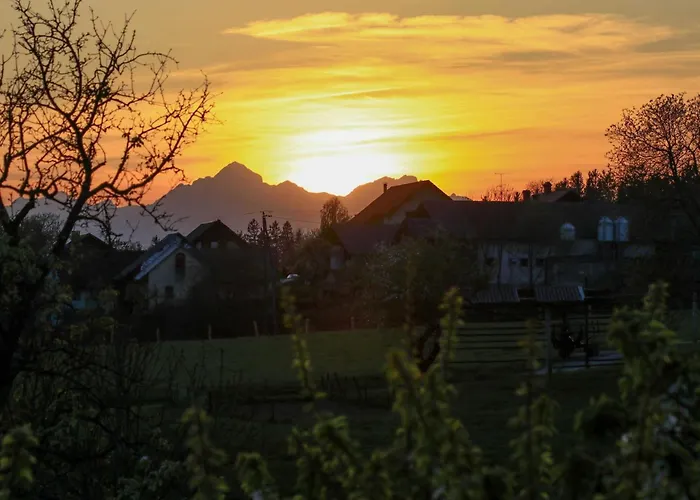 Two Bedroom With Balcony And Mountain View * פרדבור