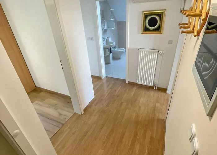 דירה Two Bedroom With Balcony And Mountain View